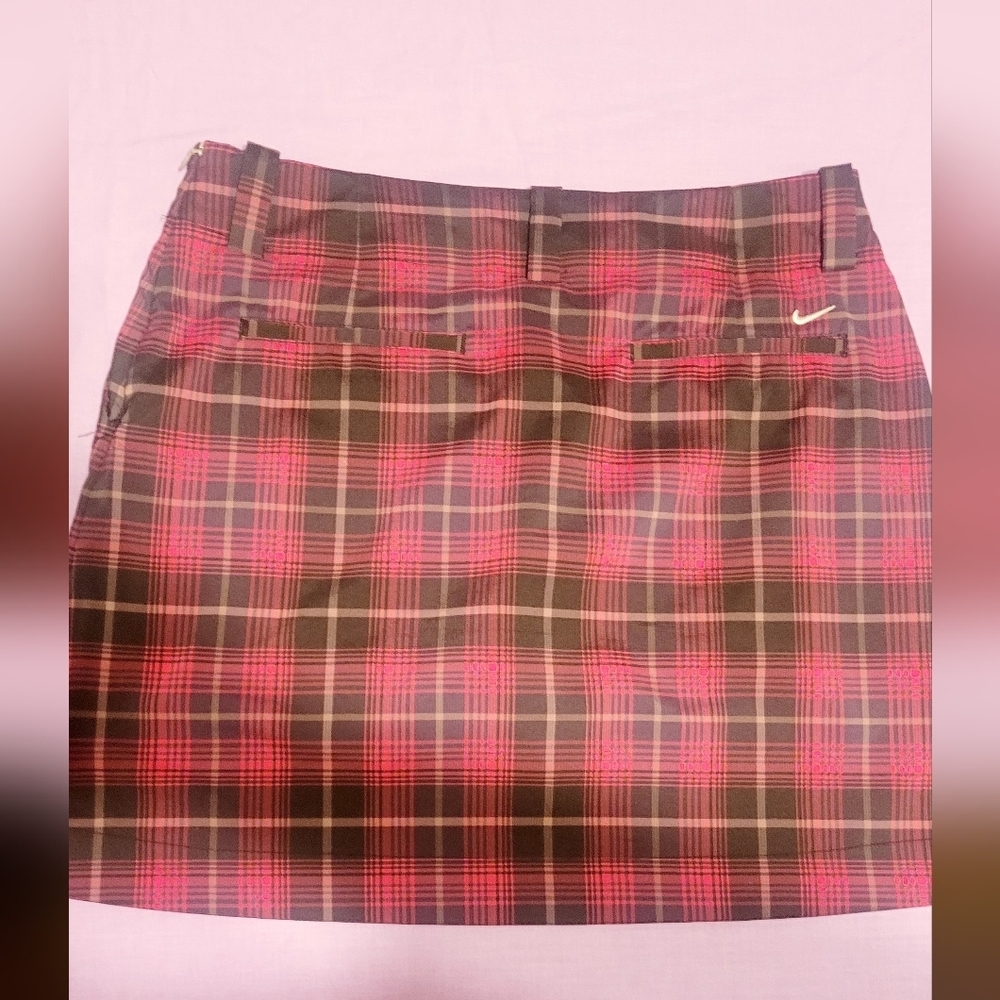 Nike Magenta Plum Purple,and Black Plaid Dri Fit Golf Skort. Ladies Size 10 - Picture 3 of 12